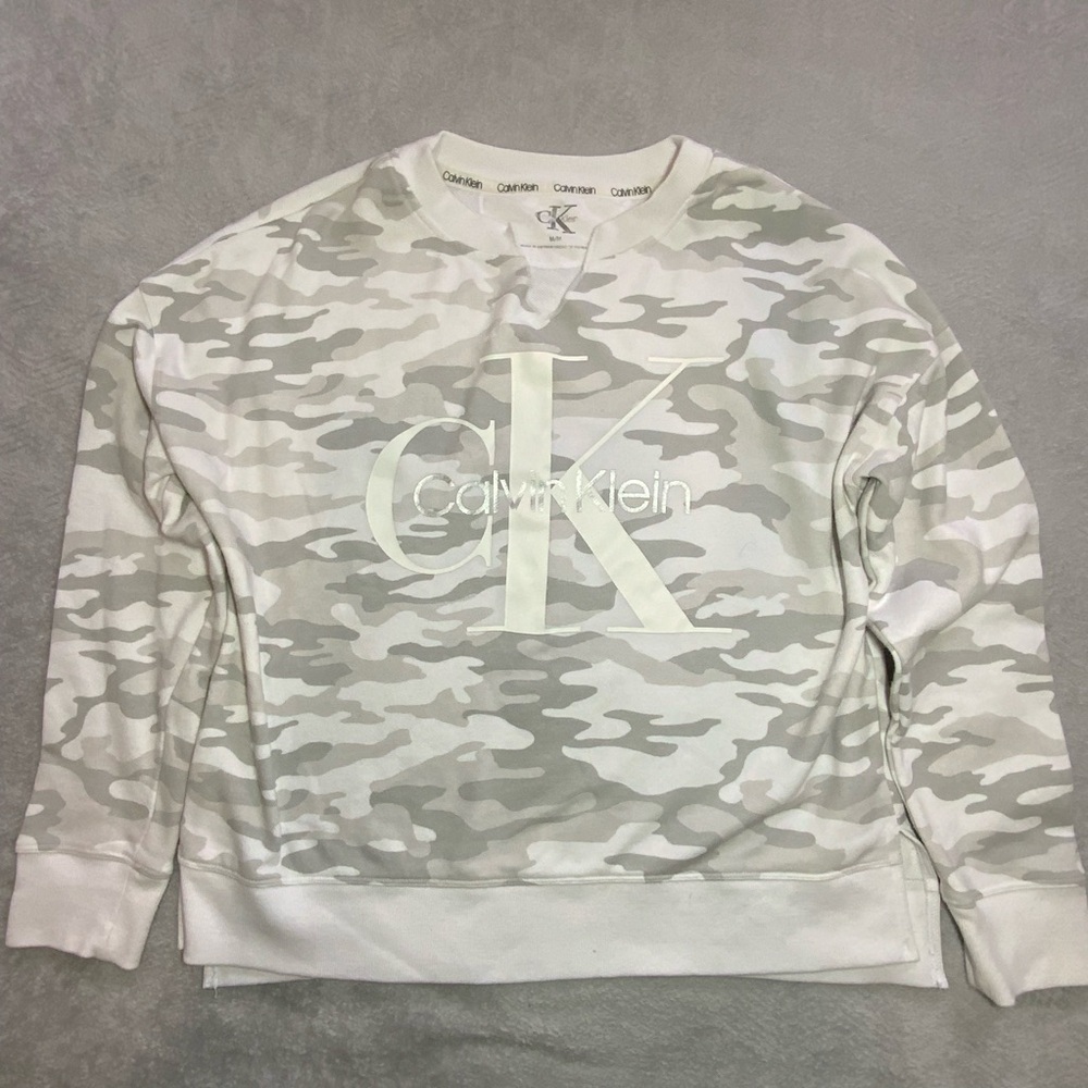 Calvin Klein Women’s Camo CK Logo Crewneck – Medium